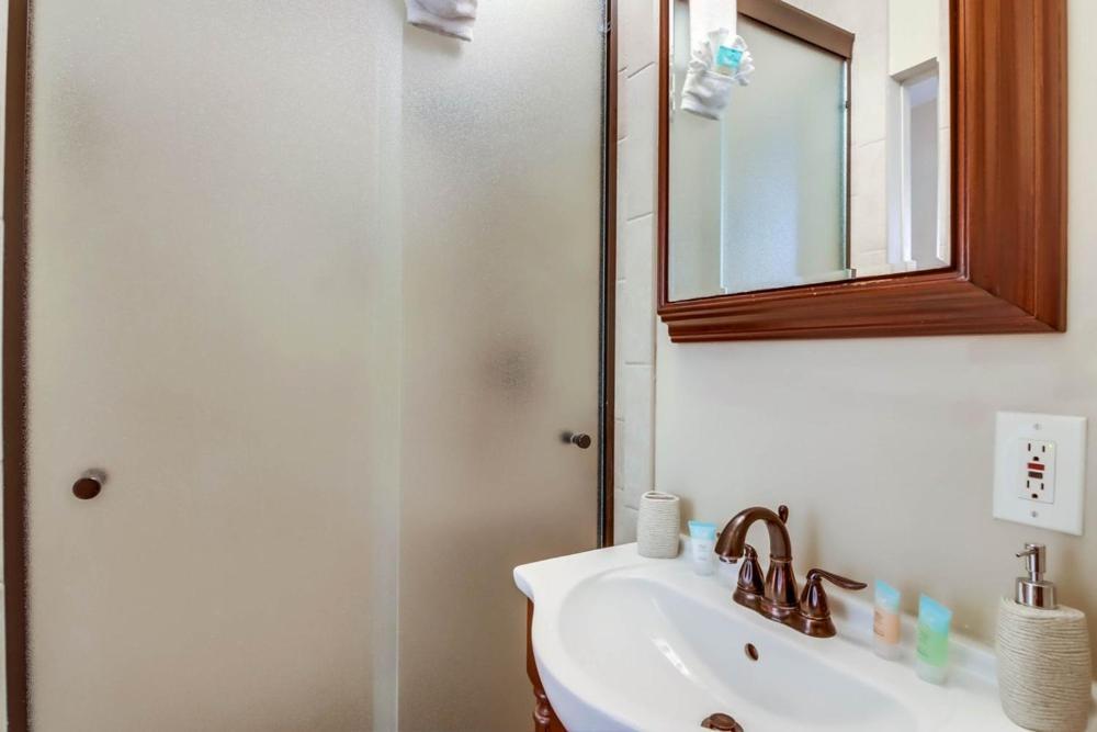 Crown J E W E L Holiday home San Diego